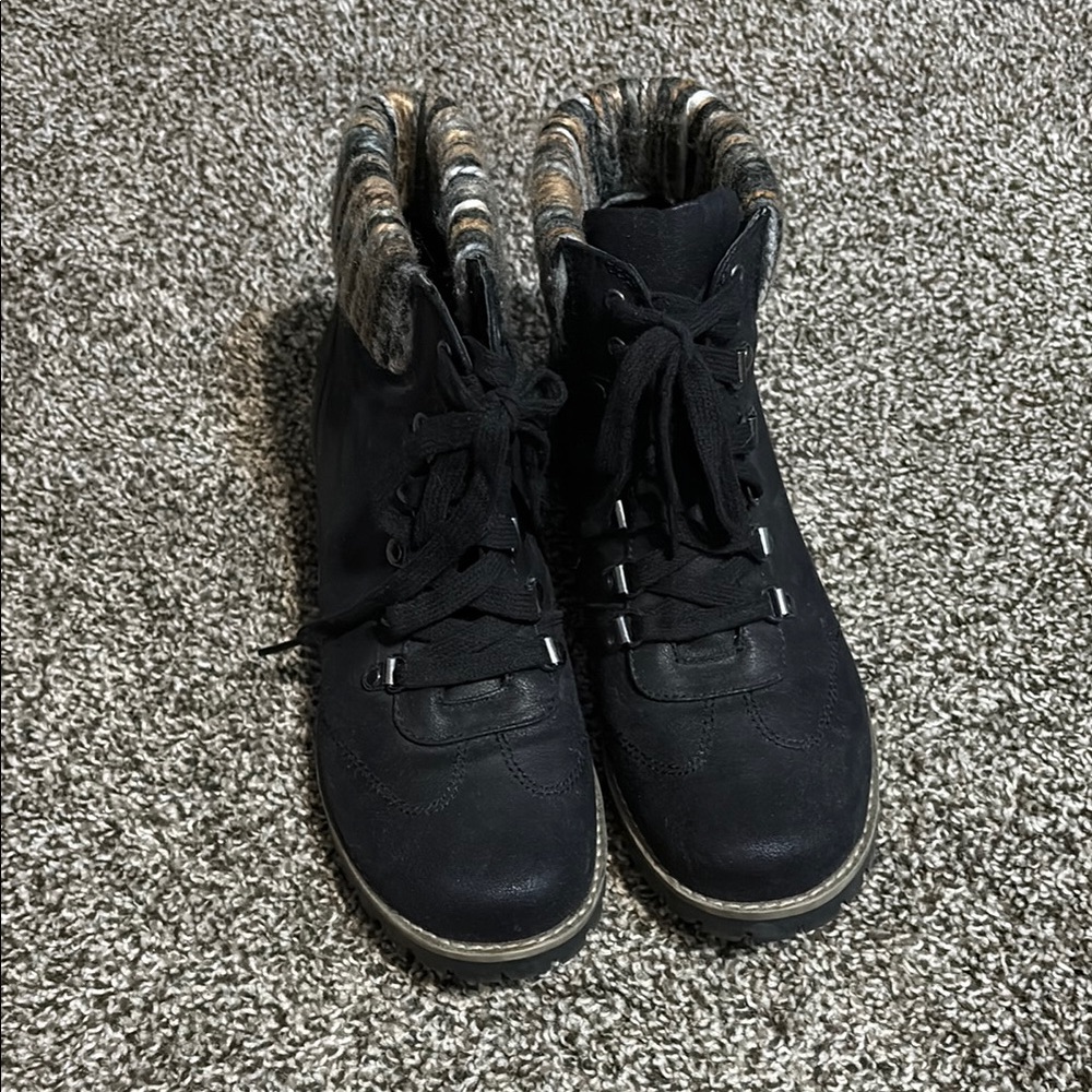 Cliffs by WHITE MOUNTAIN Black Ankle Boots